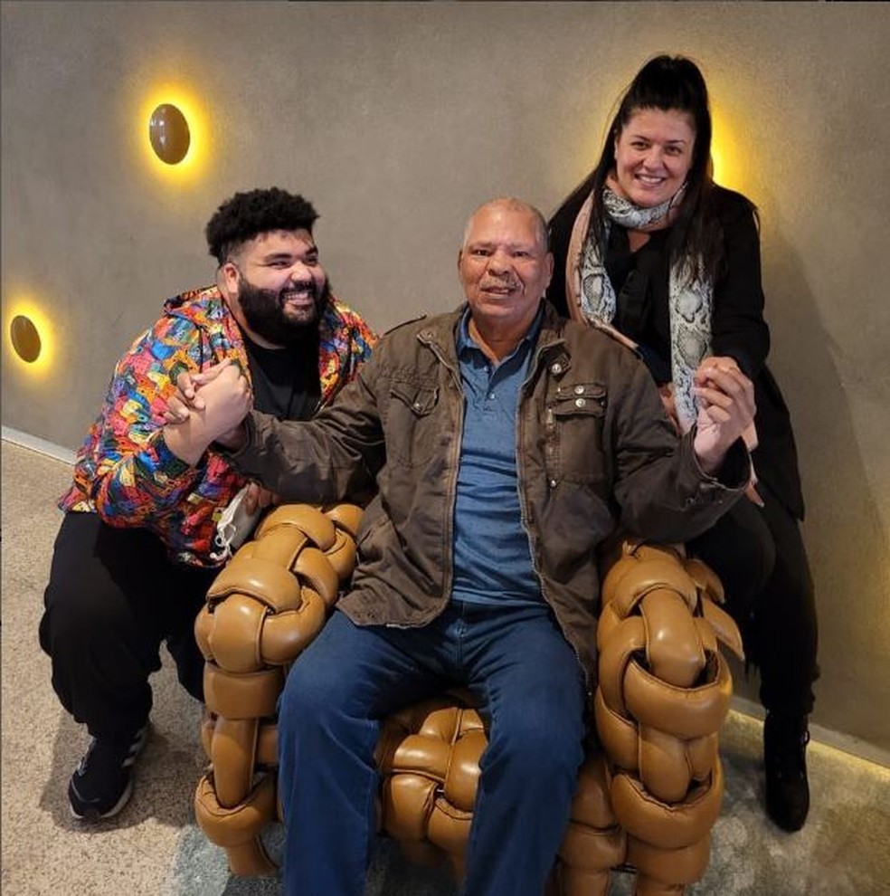 Gay Preto E Gordo Filho Ca Ula De Maguila Usa Redes Sociais Para Lutar Contra Preconceitos