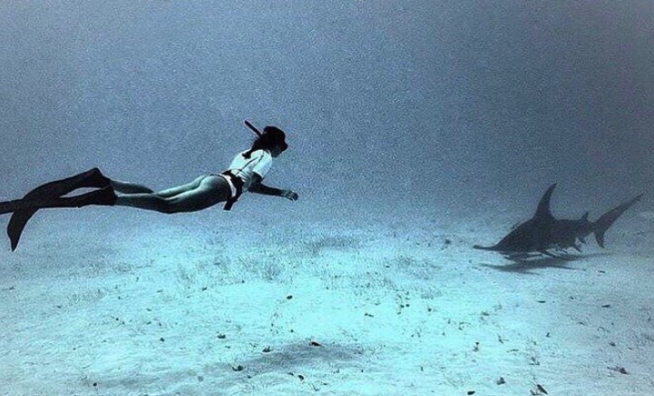 Cientista Mais Sexy Do Mundo Esconde Os P S Em Foto Ap S Ass Dio De Fetichistas