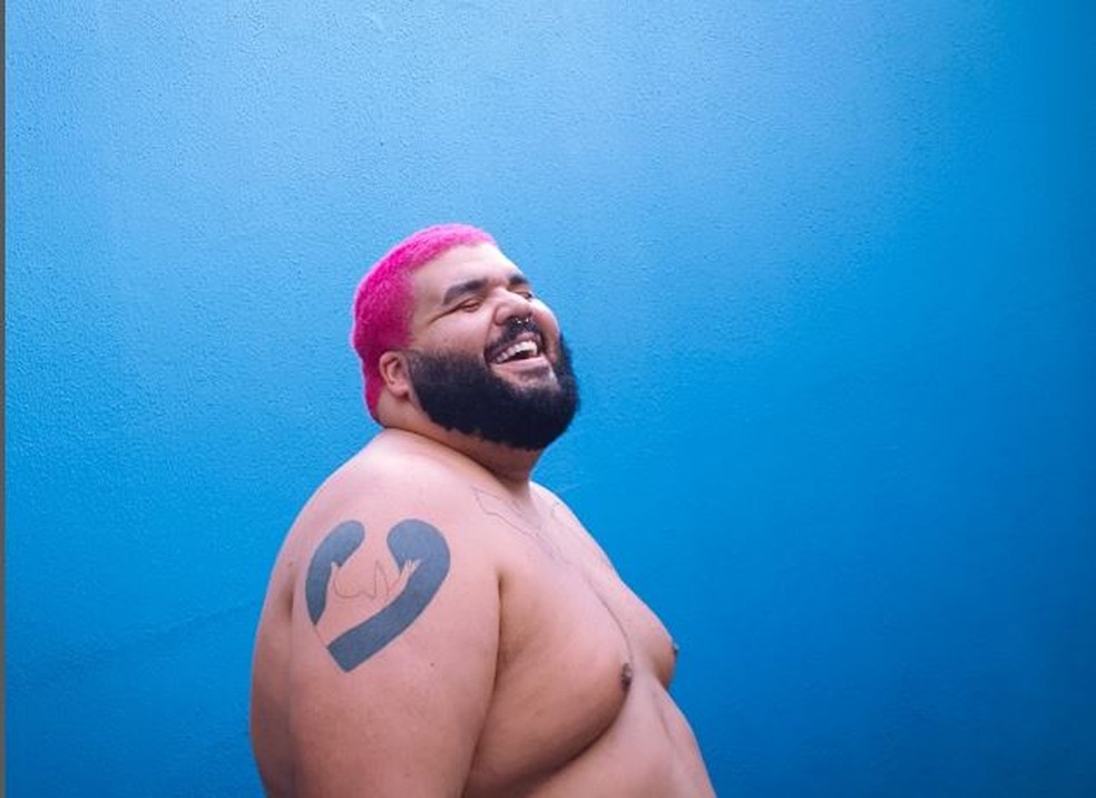 Gay Preto E Gordo Filho Ca Ula De Maguila Usa Redes Sociais Para Lutar Contra Preconceitos