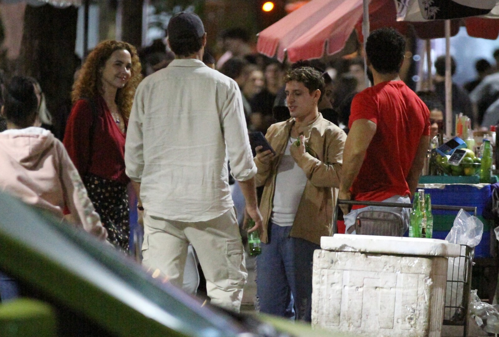 Vivendo Romance Gay Em Terra E Paix O Atores Curtem Noite Do Rio E