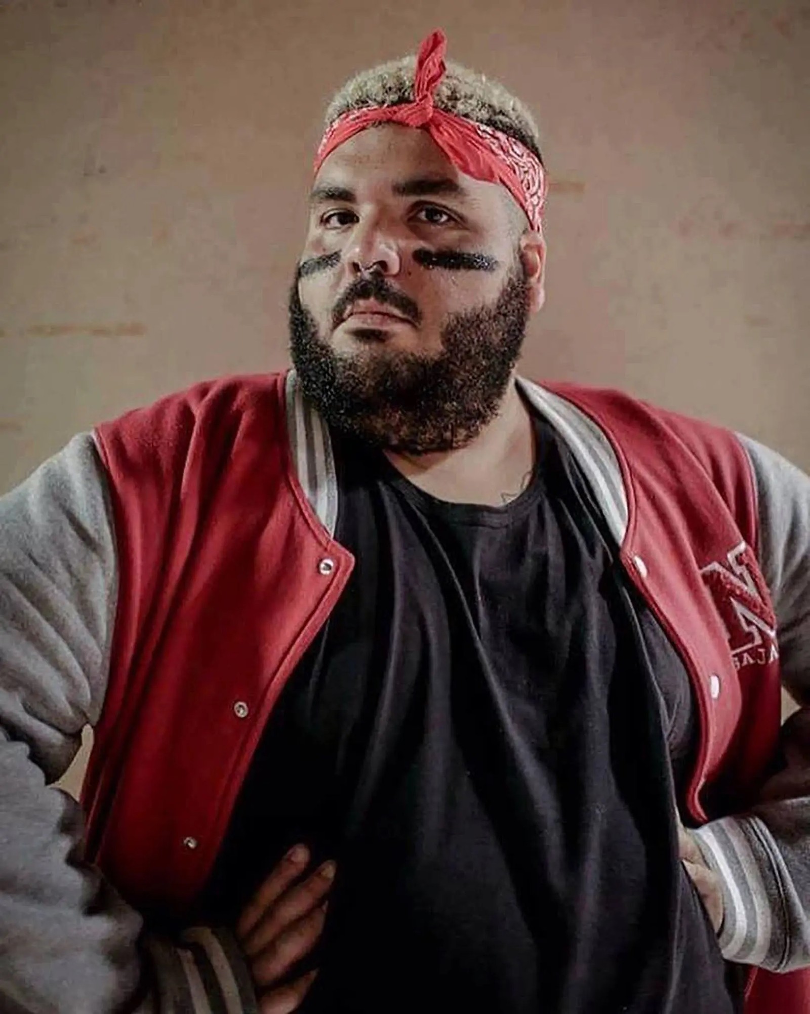 Gay preto e gordo filho caçula de Maguila usa redes sociais para lutar contra preconceitos