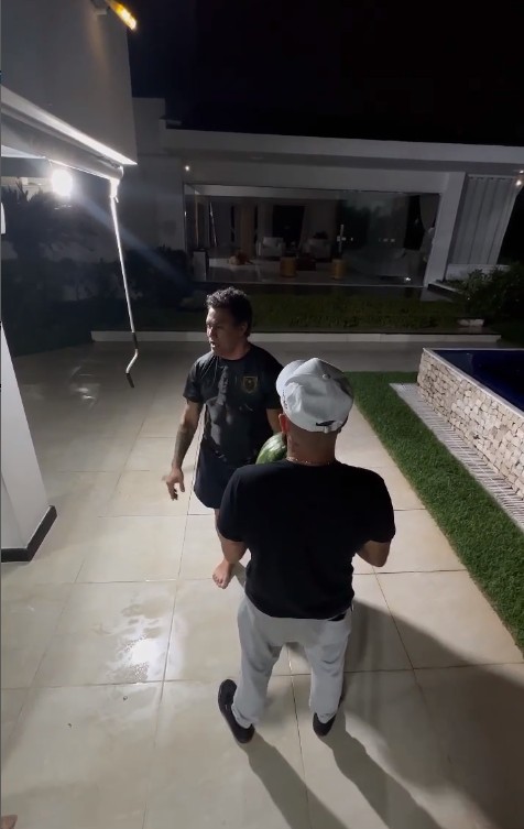 Popó revela conselhos que deu quando filho se revelou gay O fiofó é seu dá para quem quiser