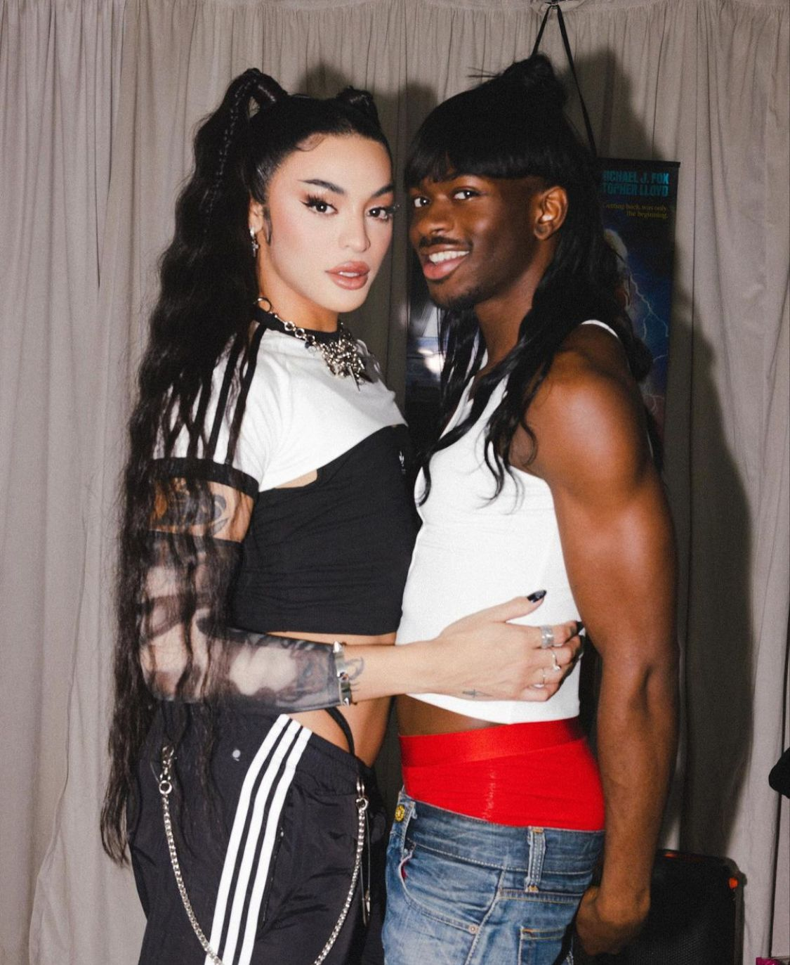 Pabllo Vittar beija vários bofes em festa gay no Rio vídeo