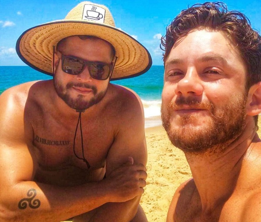 Após se declarar gay Leonardo Miggiorin atua em espetáculo