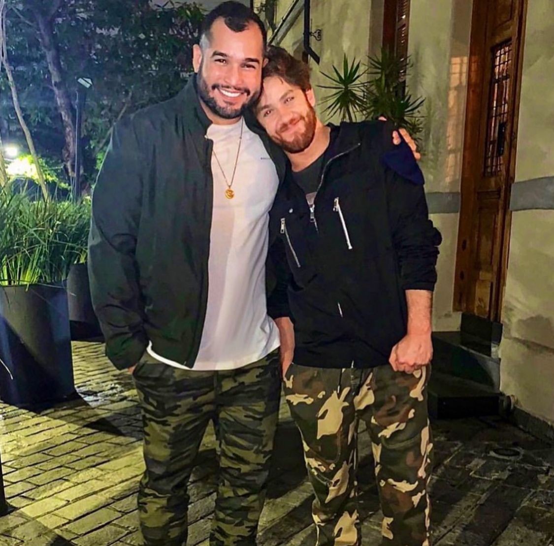 Após se declarar gay Leonardo Miggiorin atua em espetáculo