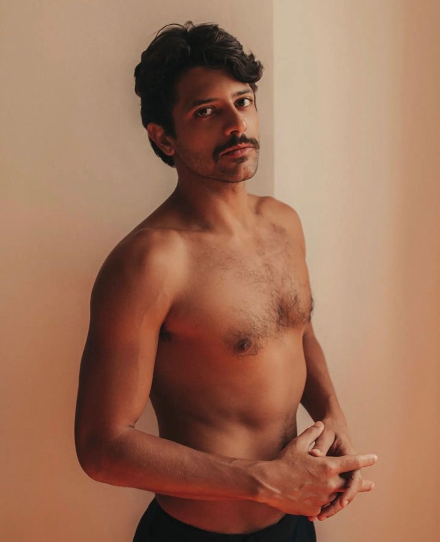 Kelner Macêdo comenta romance gay de Guerreiros do Sol Eles vivem isso da maneira que podem