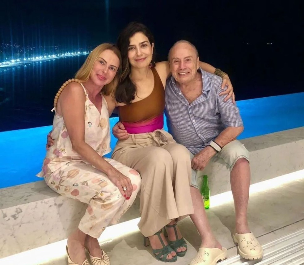 Letícia Sabatella com Stênio Garcia e a mulher dele, Mari Saad  — Foto:  Reprodução/Instagram