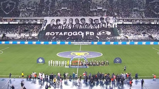 Bandeirão de ídolos que já teve Marlon Freitas será exibido pela torcida do Botafogo contra o Palmeiras