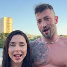 Luiza Marcato e Máximo García se casam pelados — Foto: Instagram