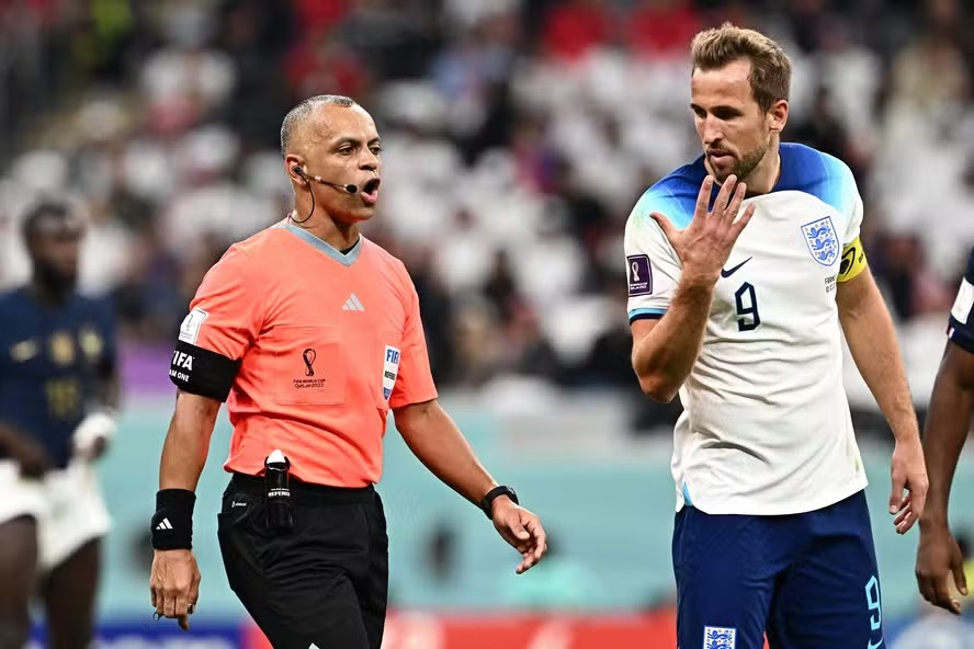 Novidades no VAR e regras anticera: veja as principais mudanças de arbitragem nesta Copa do Mundo