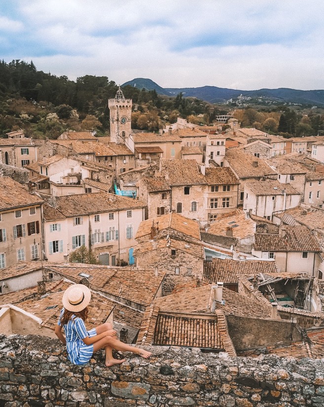 Australiana faz de hotéis de luxo ao redor do mundo o seu lar há 10 anos: em viagem ao sul da França — Foto: Reprodução