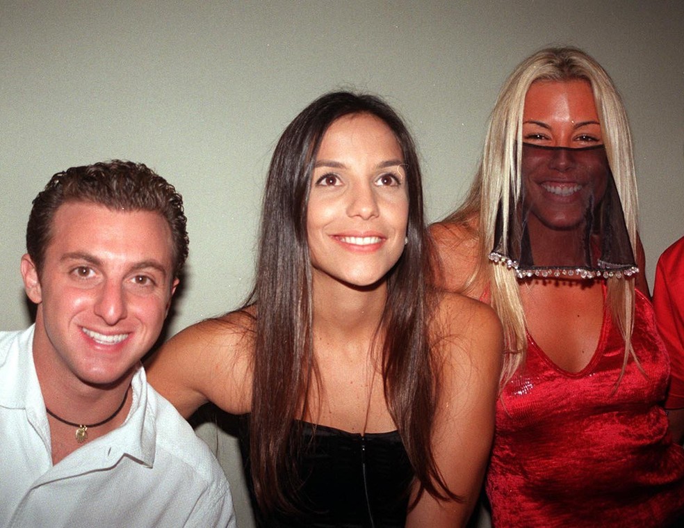 Luciano Huck , Ivete Sangalo e Feiticeira em 1999 — Foto: divulgação