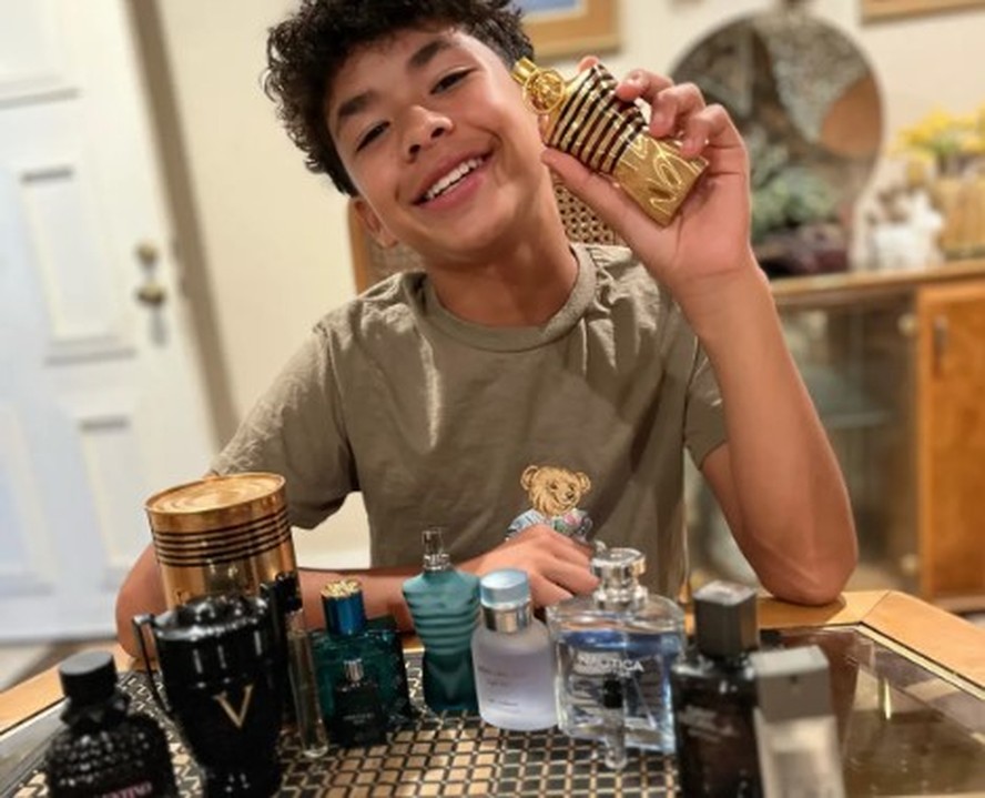 Noah, de 11 anos, é fanático por perfumes