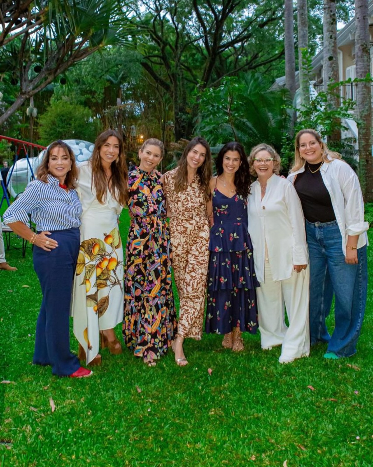 Filhas de Silvio Santos se reúnem em foto rara: veja a imagem!