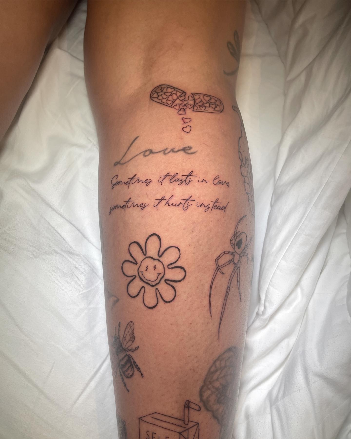 Rafaella Santos fez tatuagens na perna — Foto: Reprodução/Instagram