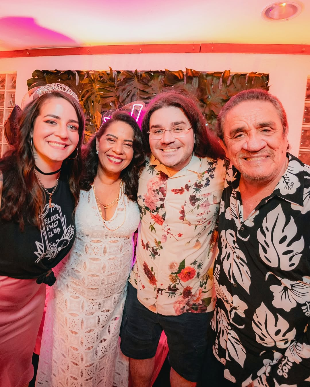 Z&eacute; Ramalho ao lado dos filhos, Linda e Jos&eacute;, e da mulher Roberta &mdash; Foto: Reprodu&ccedil;&atilde;o/Instagram