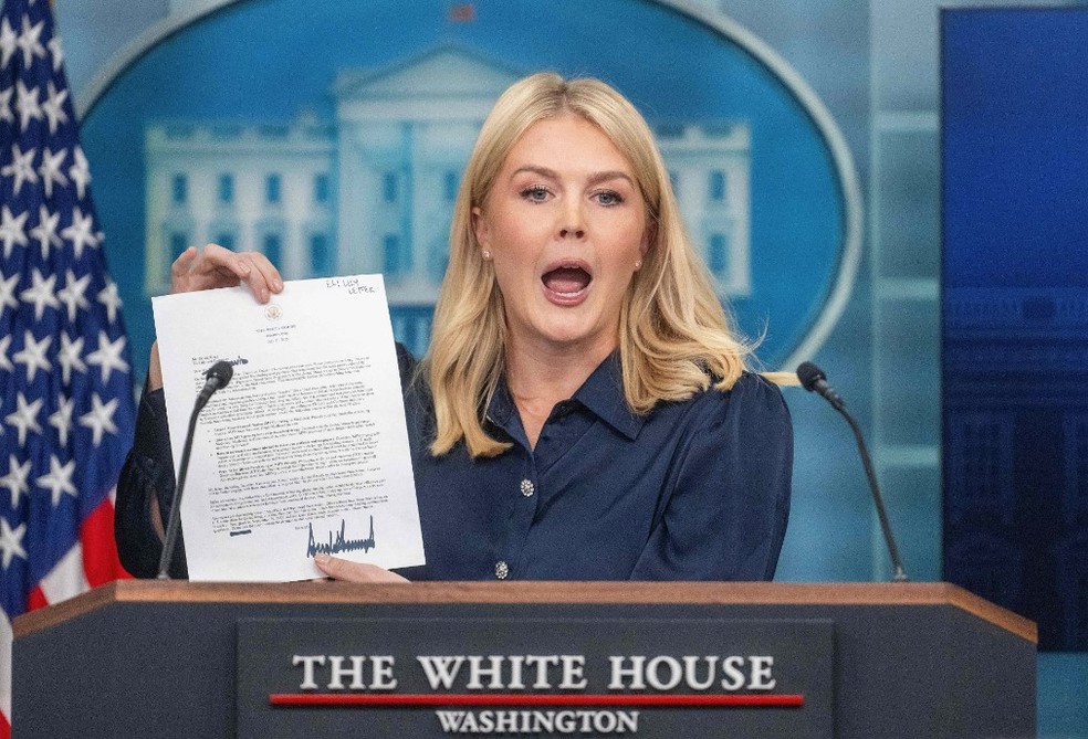 Karoline Leavitt na Casa Branca — Foto: AFP