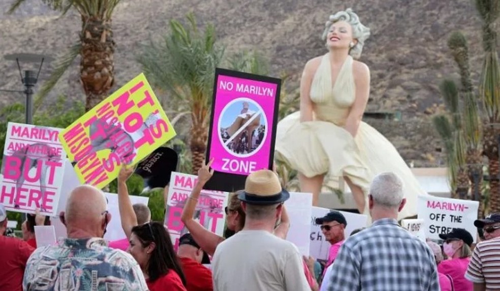 Estátua de Marilyn Monroe de 8m será retirada de espaço público na Califórnia — Foto: AFP
