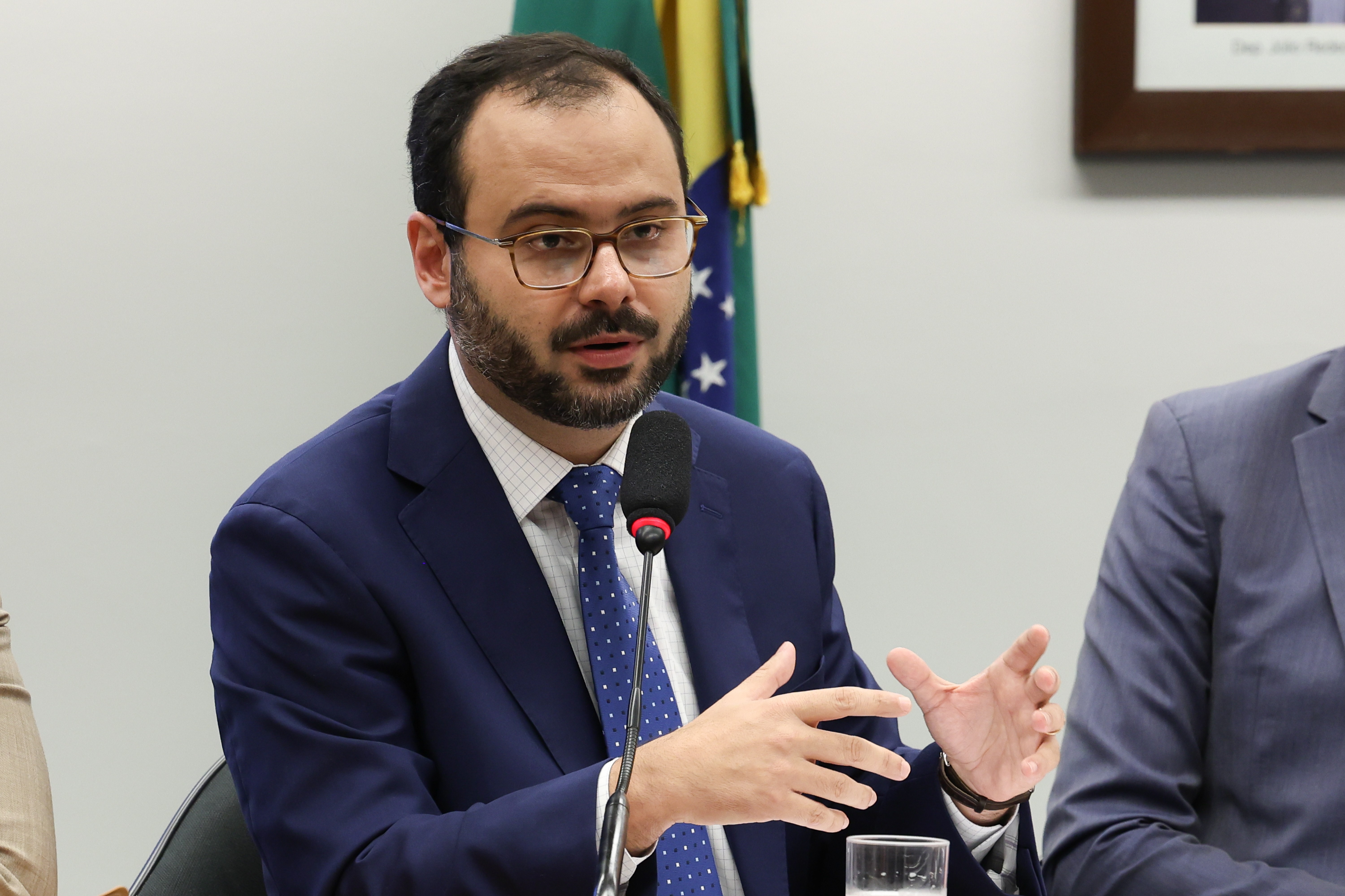 A dois dias das eleições, governo Lula diz que vai propor perdoar dívidas de empresas de eventos do Simples com a União