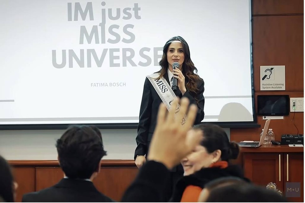 Fatima Bosch em Harvard — Foto: rep/ youtube