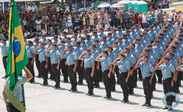 Comissão aprova projeto que proíbe nota de corte em concursos para carreiras policiais