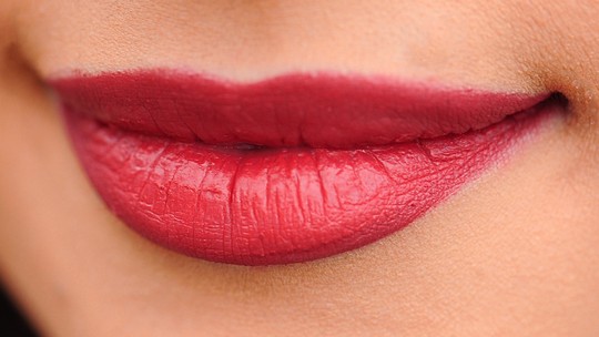 Dia do Beijo: 10 produtos para cuidar e valorizar os lábios