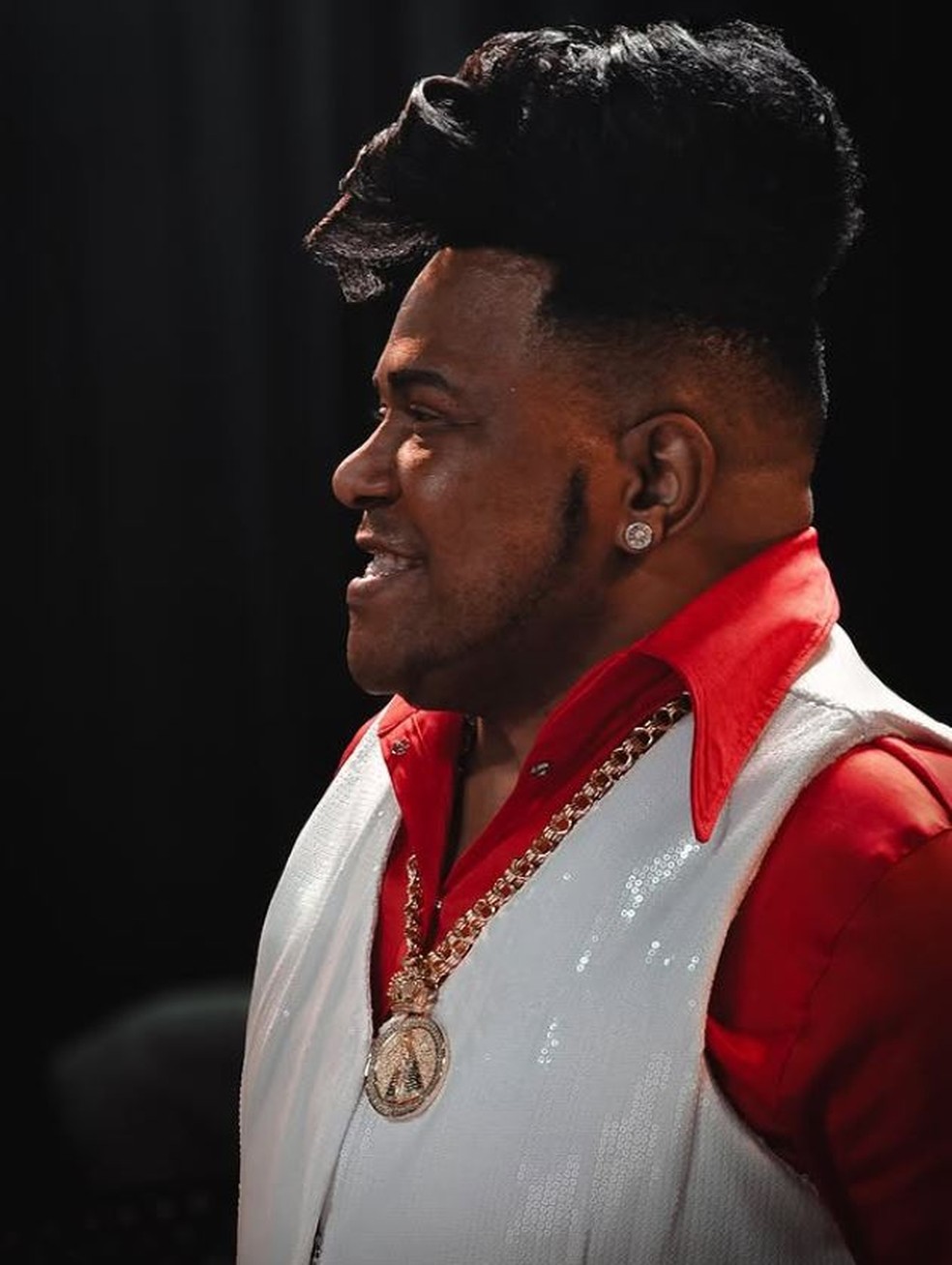 Wander Pires é intérprete da Viradouro — Foto: Reprodução de Instagram