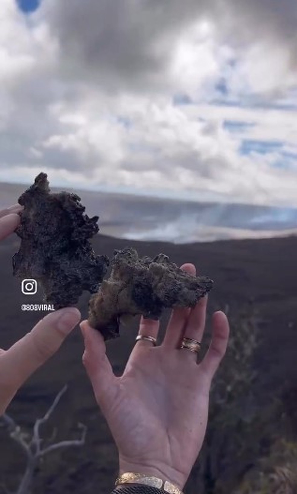 Turistas acabam feridos ao se aproximar para acompanhar erupção ...