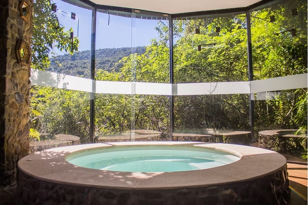 Lívia Andrade e ex-marido compraram hotel em SC — Foto: rep/ instagram