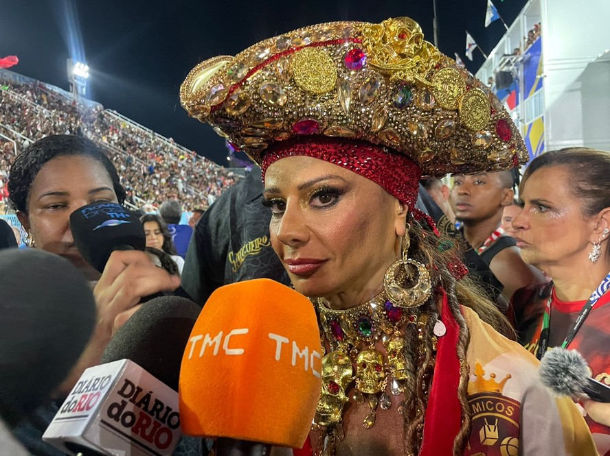 Viviane Araujo celebra Rosa Magalhães e rebate etarismo: ‘Me sinto com ...