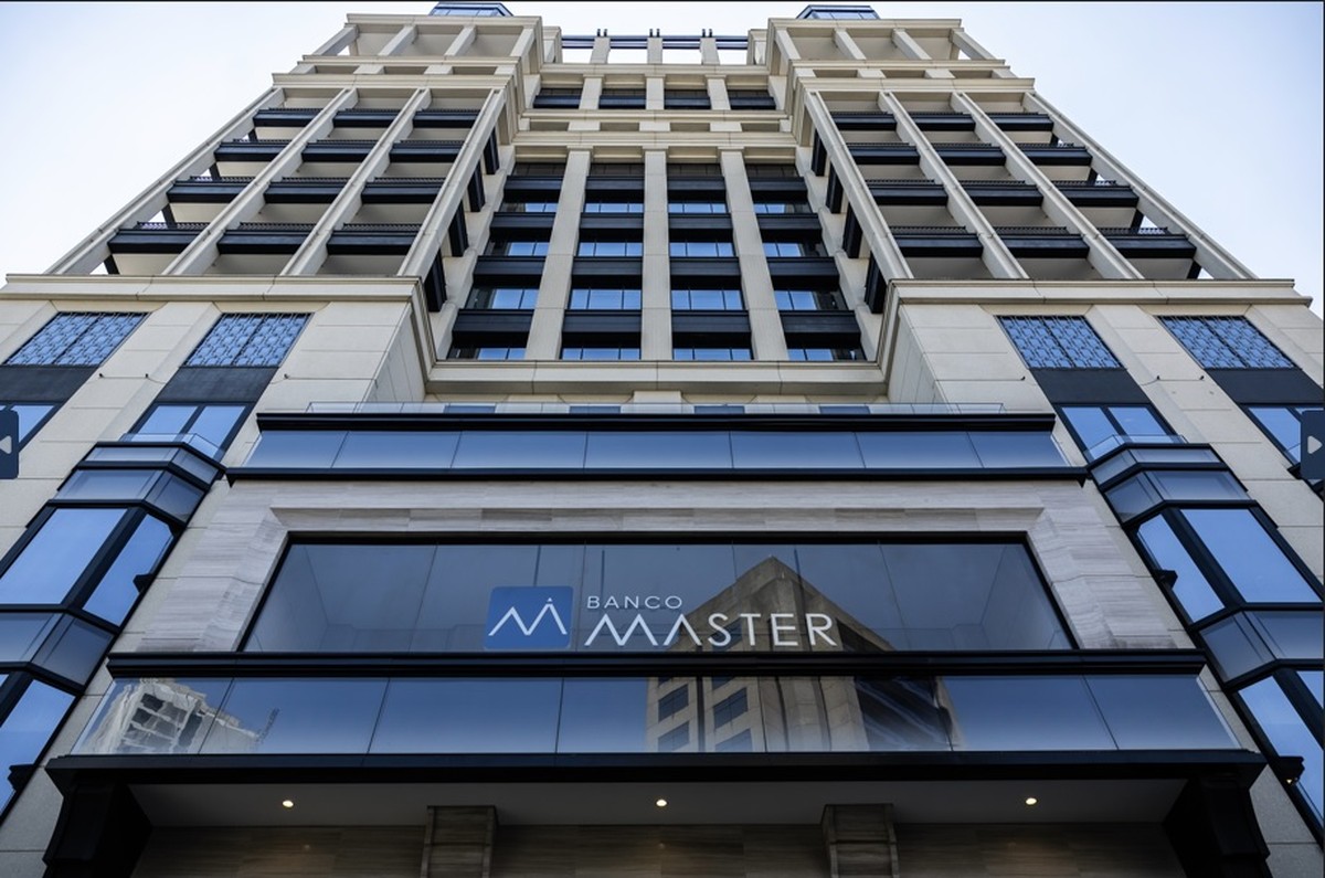 Banco Master em Liquidação: Servidores Chocados e Milhões em Risco!