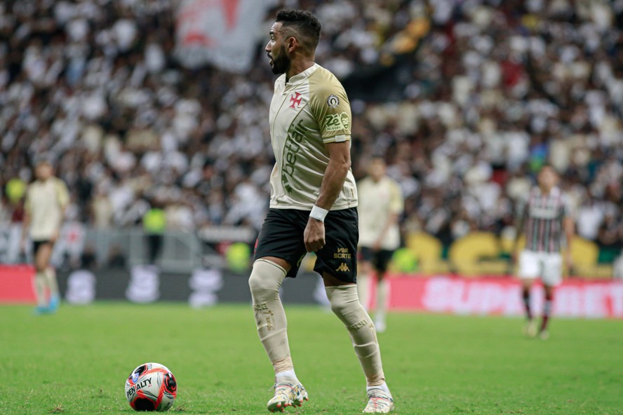Com Payet de titular, Vasco pega Sampaio Corrêa em busca de reencontrar ...