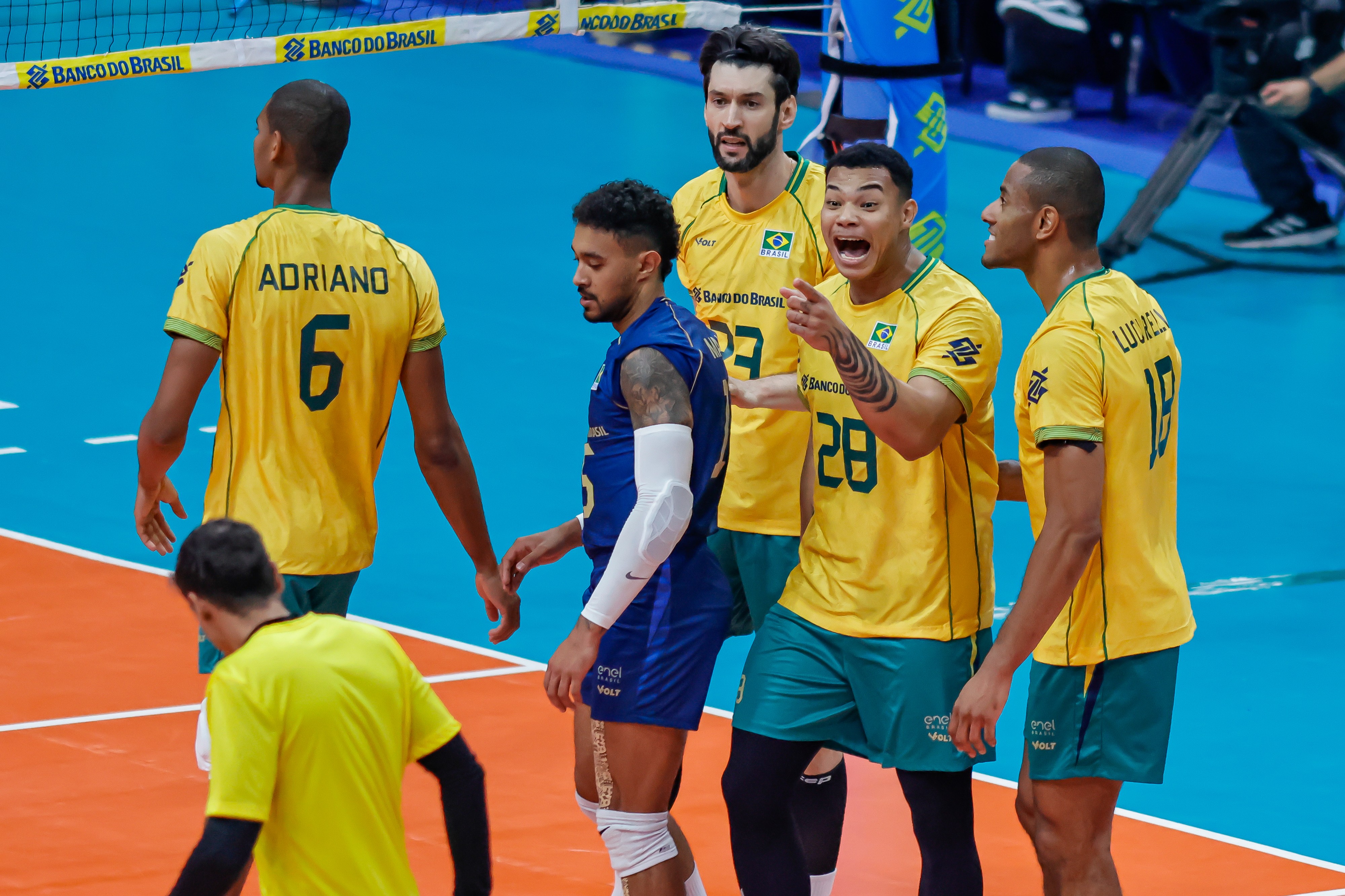 Seleção masculina de vôlei vence a Venezuela e decidirá vaga nas Olimpíadas contra a Argentina