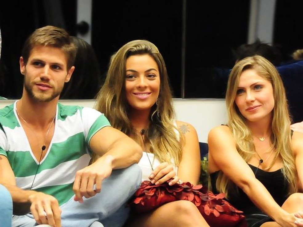 Jonas, do 'BBB 26', relembra triângulo amoroso que viveu no 'BBB 12' com Monique Amin e renatinha — Foto: TV Globo
