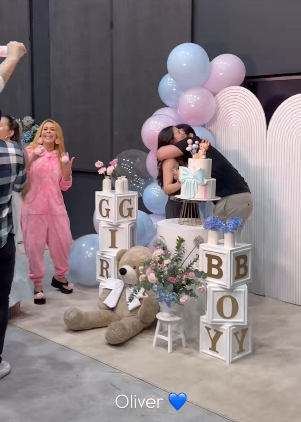 Joelma usa pijama em Ch&aacute; Revela&ccedil;&atilde;o da filha com Ximbinha &mdash; Foto: Instagram