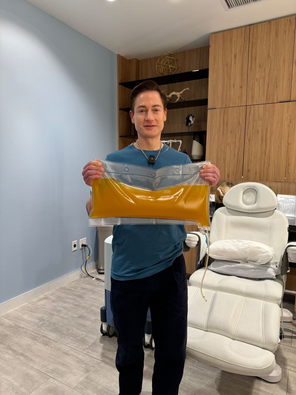 Magnata Bryan Johnson substitui todo o plasma do corpo por proteína — Foto: Reprodução