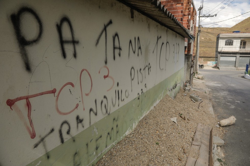 Pichação de facção em Itatiaia — Foto: Gabriel de Paiva