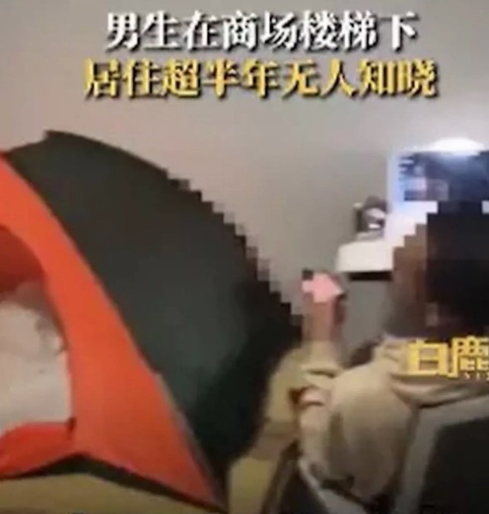 Homem vivia escondido em shopping de Xangai havia seis meses — Foto: Reprodução