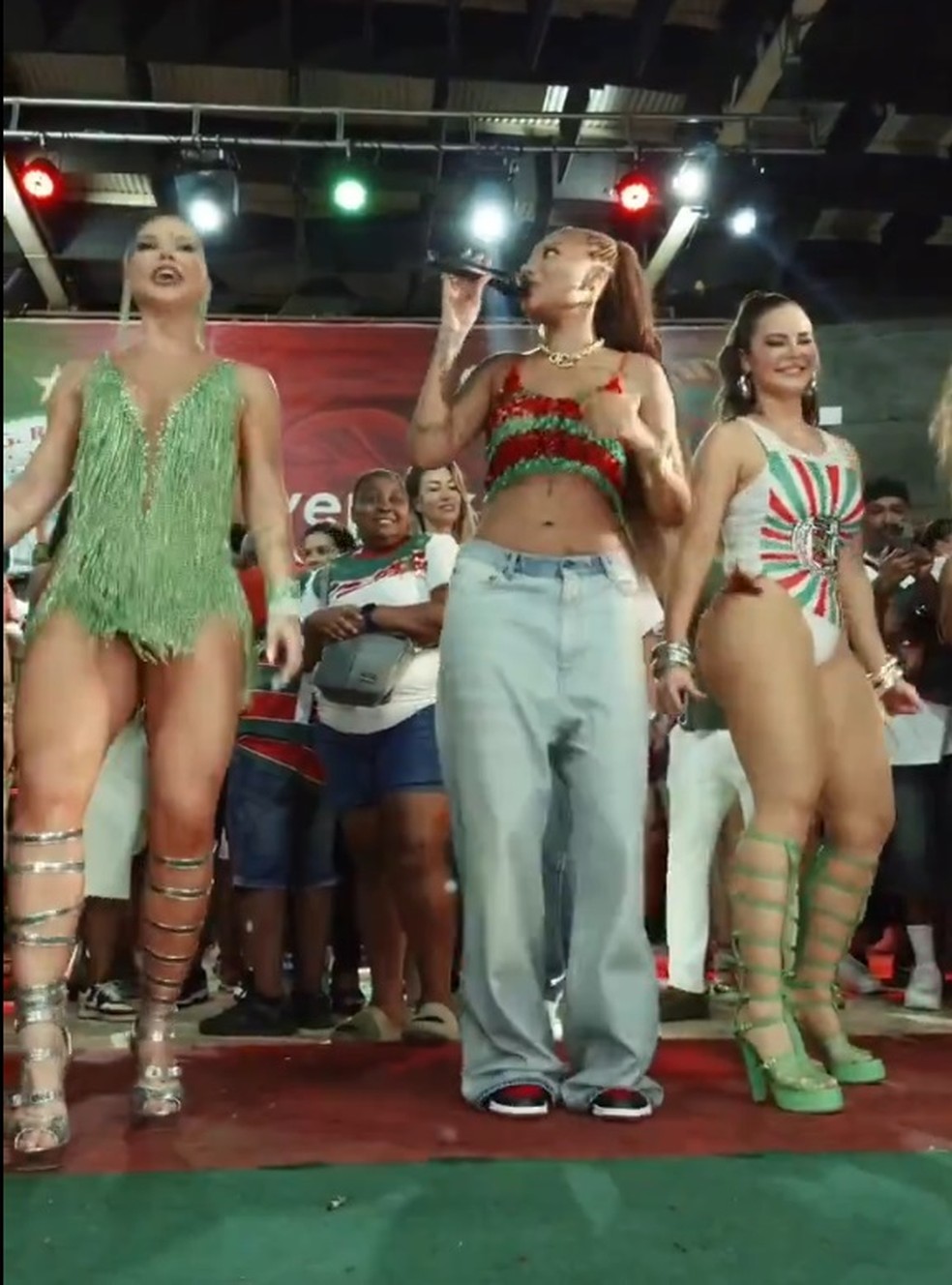 Virgínia e Paolla Oliveira no ensaio da Grande Rio — Foto: Reprodução/Instagram