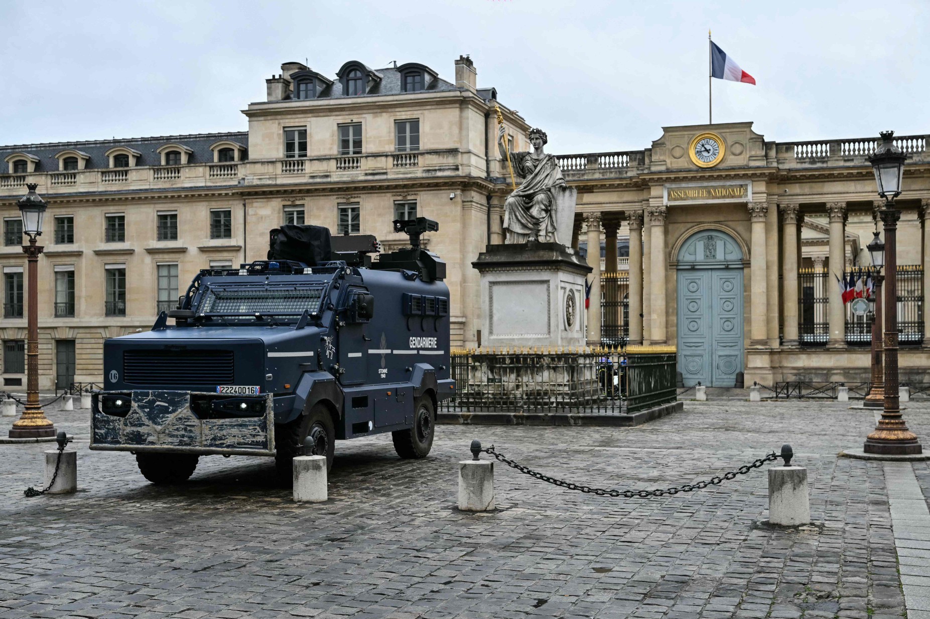Liga fecha NFL House em Paris por antecipação a protestos planejados