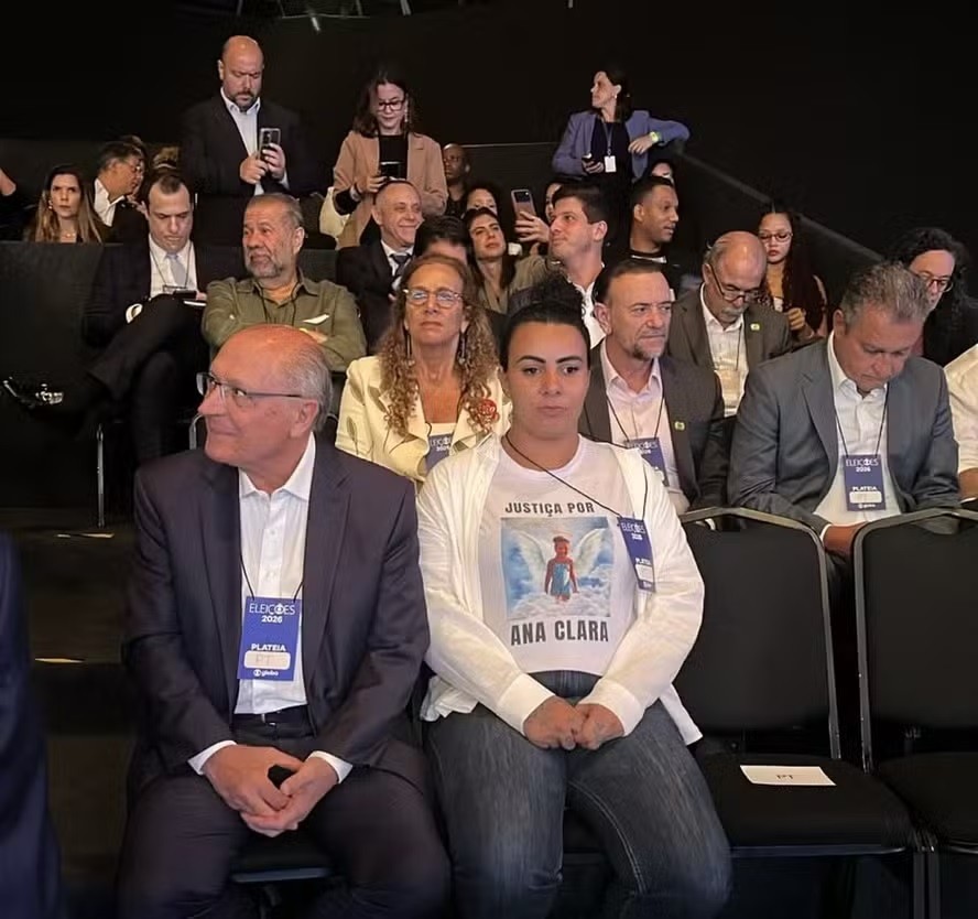 Mãe de Ana Clara, ex de Janones, deputada que acudiu Flávio após desmaio em 2016: a plateia do debate da Globo