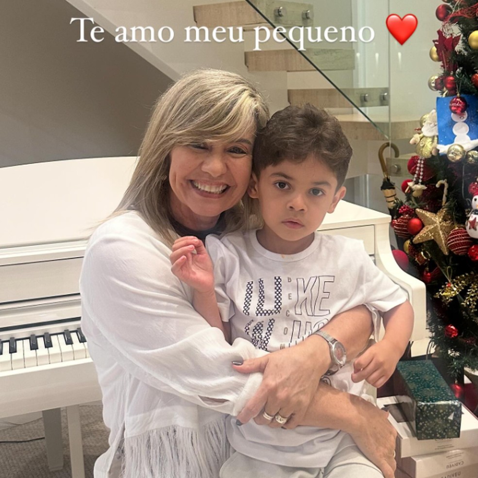 Zaida Huff, mãe de Murilo Huff, é quem ajuda cantor nos cuidados com o filho — Foto: Reprodução/Instagram