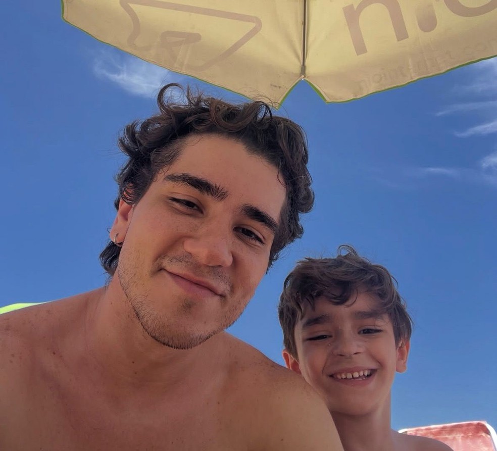 João Fernandes com o filho Nicolas — Foto: Reprodução/Instagram