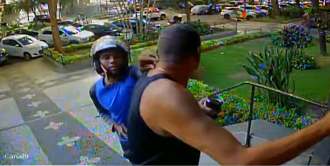 Câmara flagra assalto em frente a condomínio em Laranjeiras; veja vídeo