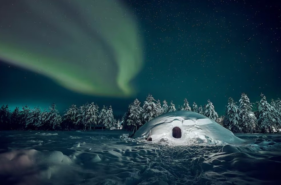 Iglu na neve, em Pelkosenniemi, Finlândia — Foto: Reprodução / Airbnb