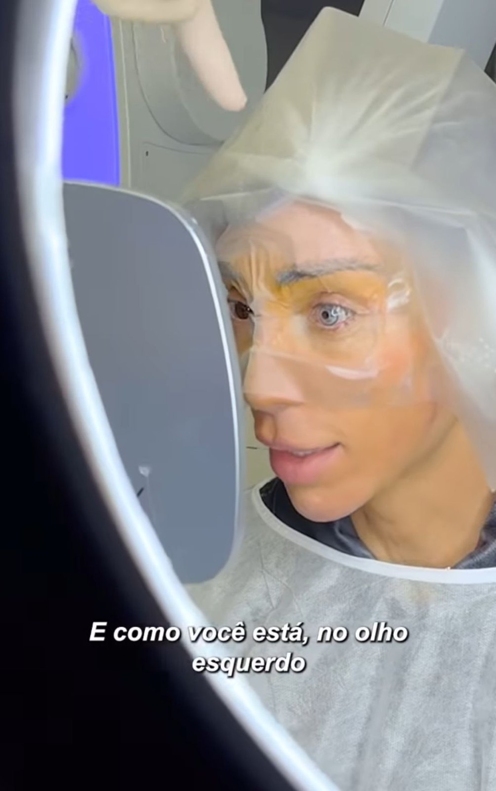 Maya Massafera mostra cirurgia para mudar cor dos olhos — Foto: Instagram