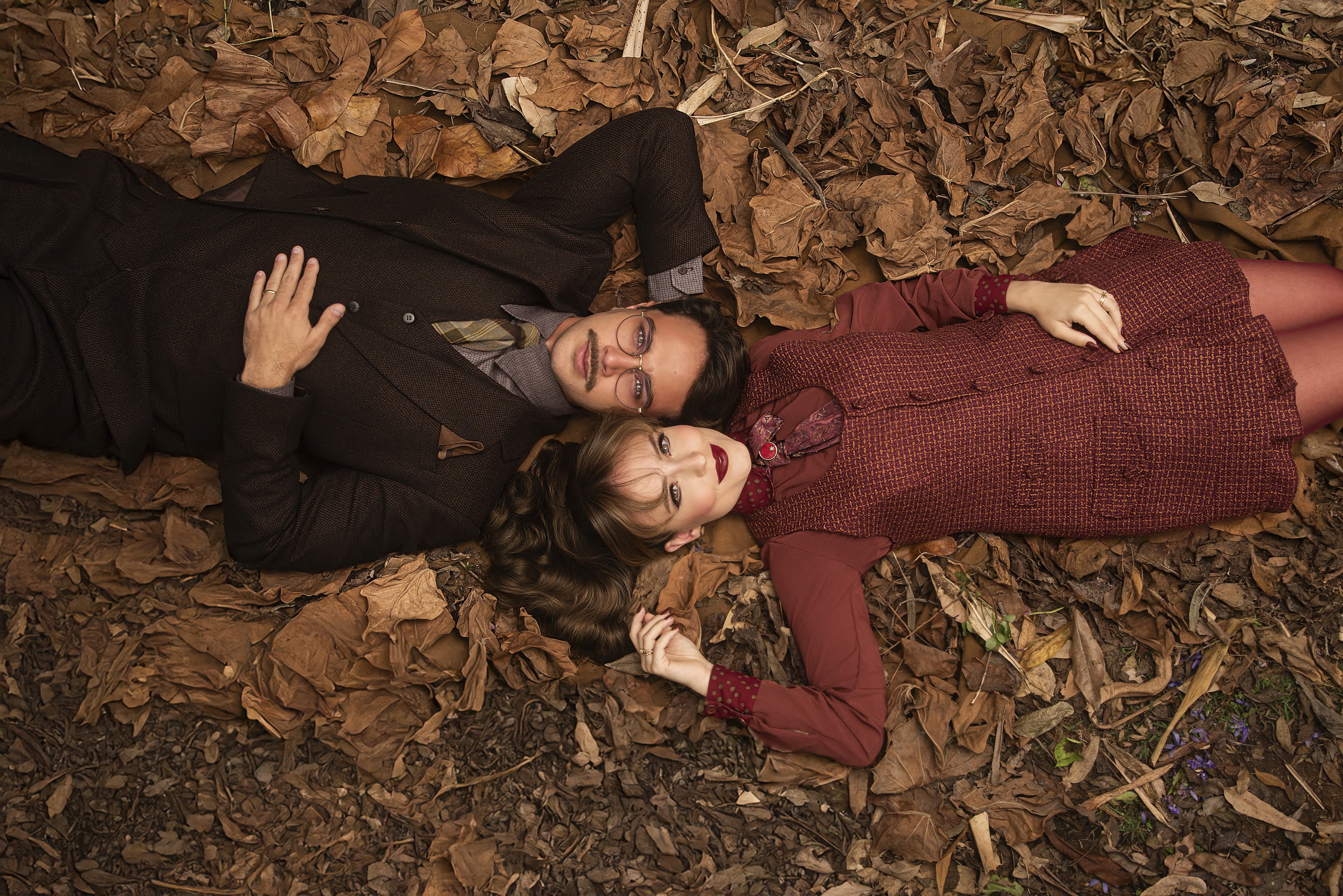 Larissa Manoela e André Luiz Frambach se dividem entre estreia de peça e obra: 'Pensando no futuro e nos filhos'