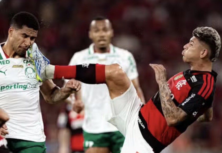 Terceira expulsão em 120 dias deixa Carrascal em situação desconfortável no Flamengo