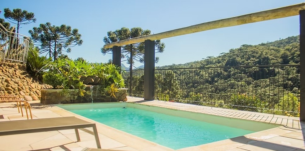 Lívia Andrade e ex-marido compraram hotel em SC — Foto: rep/ instagram