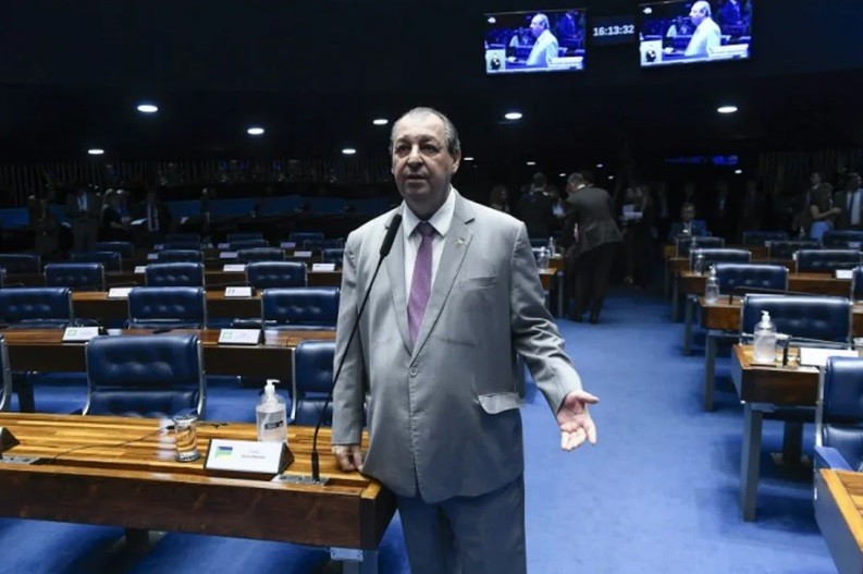 Fim da escala 6x1: texto será apresentado por relator à comissão do Senado nesta quinta-feira - QTU Questões do Universo